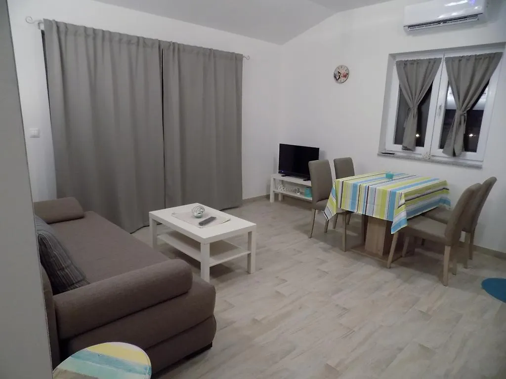Apartments Sofija Vrsi