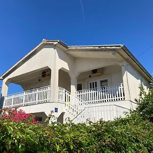  Apartman Nina